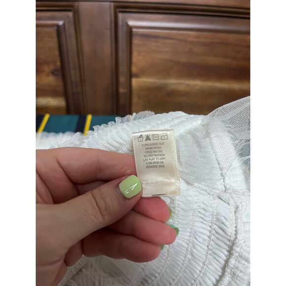 Buckle White Sheer Sleeve Crop Top - Picture 7 of 7